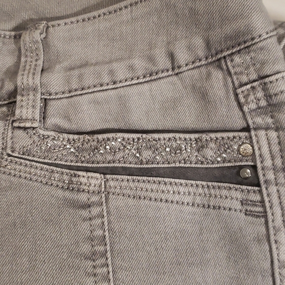 WHITE HOUSE BLACK MARKET EMBELLISHED SLIM ANKLE JE - Picture 2 of 8